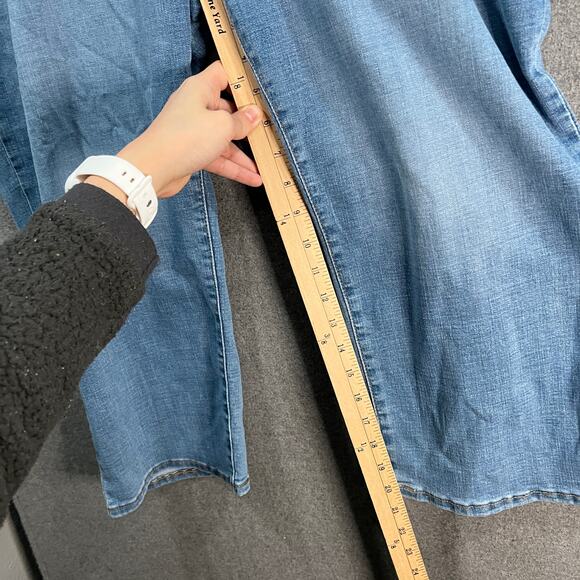 Levi's 311 Shaping Skinny Capri Women's Jeans Blue Denim Light Wash Size 18W - Picture 8 of 10